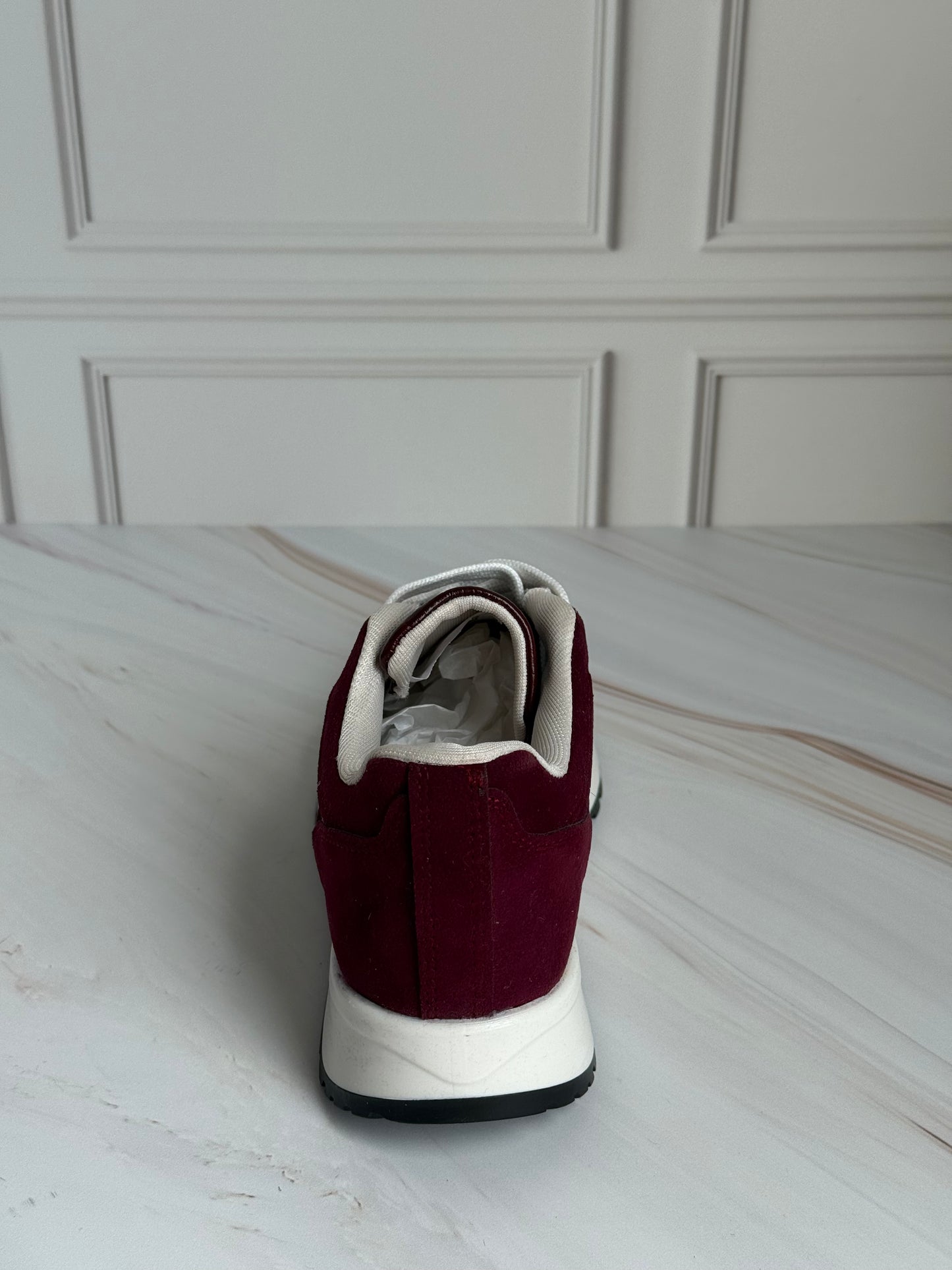 Leny Burgundy